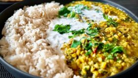 Dal Palak ist ein indisches Linsen-Curry mit Spinat und sehr lecker.