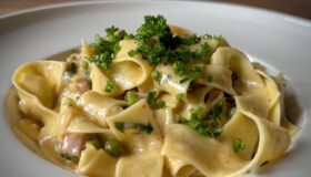 Pappardelle mit Erbsen