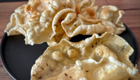 Papadam (indische Fladen aus Linsenmehl) passt hervorragend zu Currys.